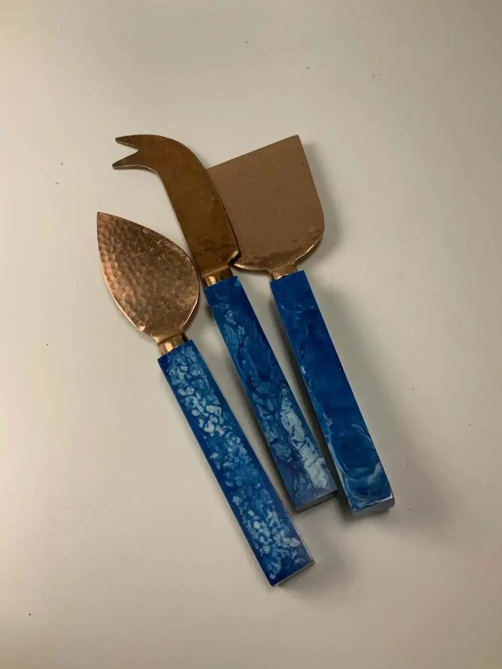 Tizo 3-Piece Cheese Set with Blue Swirl Resin Handles